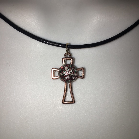 Cross pendant w Christmas color & earrings NWT - Picture 2 of 8